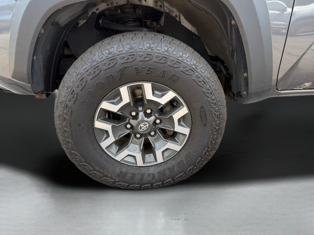 Used 2021 Toyota Tacoma TRD Off-Road AWD/4WD image 23