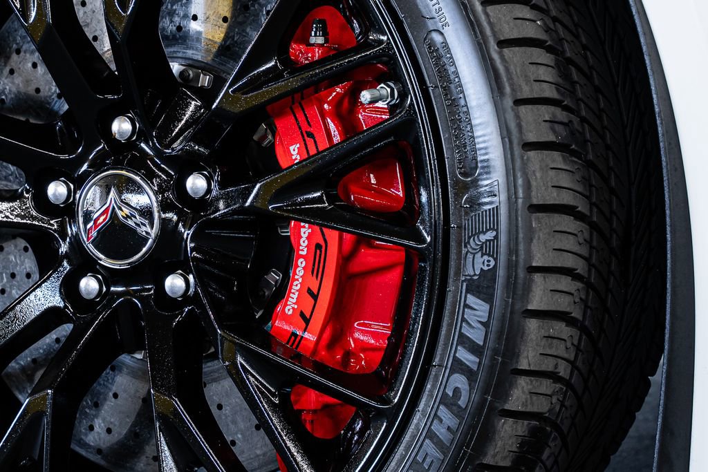 Used 2015 Chevrolet Corvette Z06 w/ 3LZ Preferred Equipment Group image 25