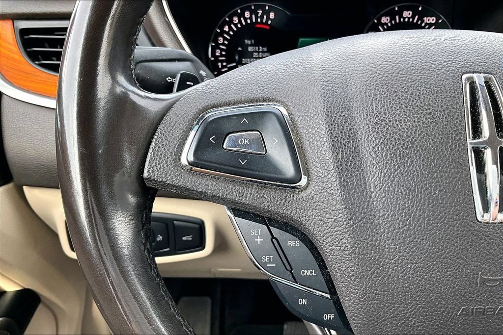Used 2018 Lincoln MKC Select w/ Select Plus Package FWD image 18