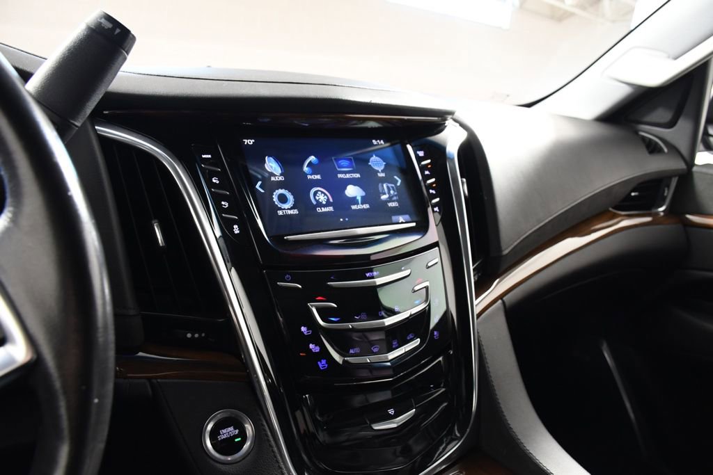 Used 2017 Cadillac Escalade Luxury image 32