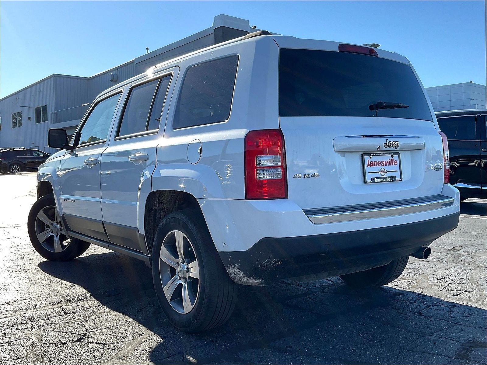 Used 2017 Jeep Patriot High Altitude AWD/4WD image 3