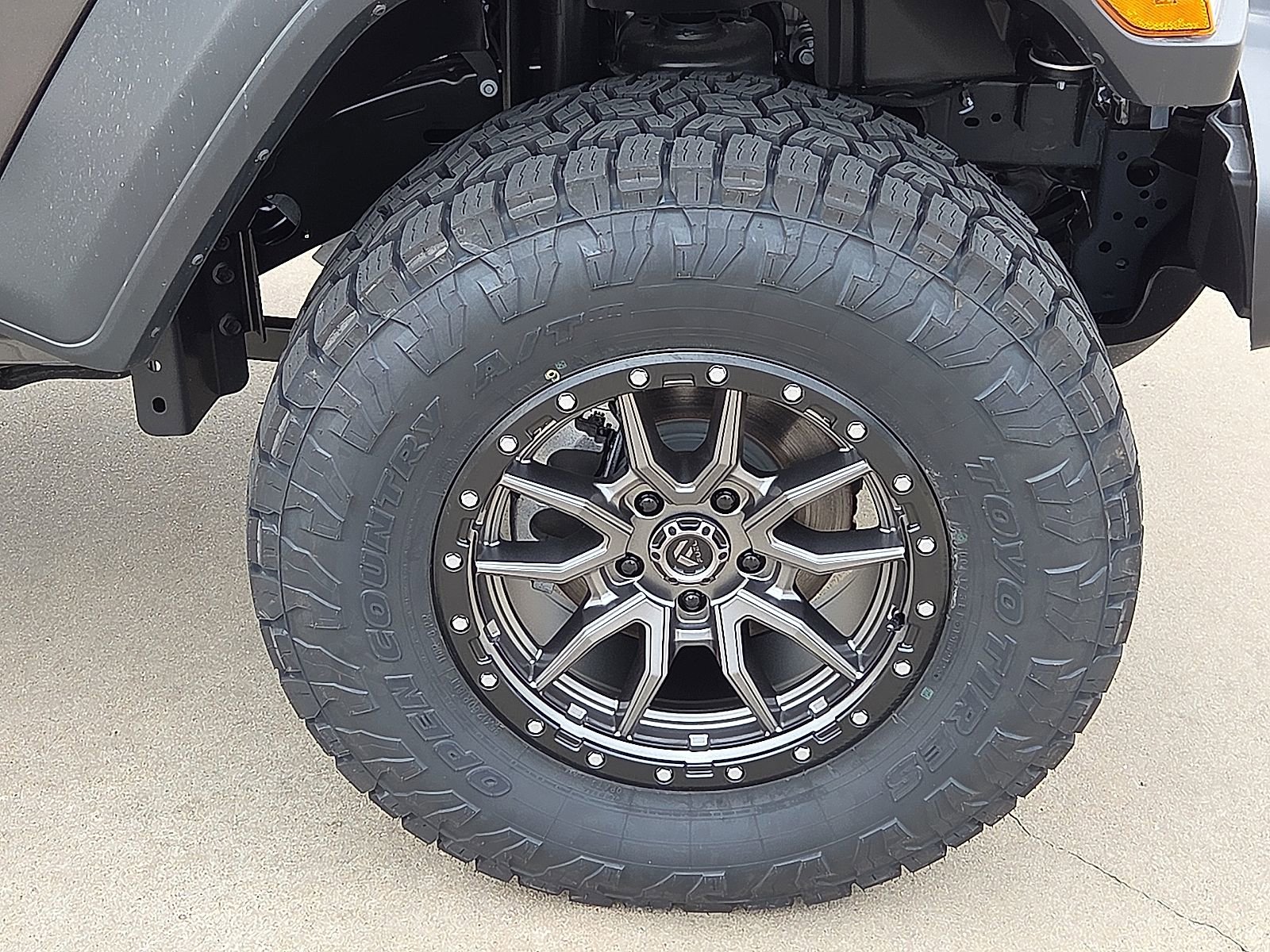 New 2025 Jeep Gladiator Sport image 7