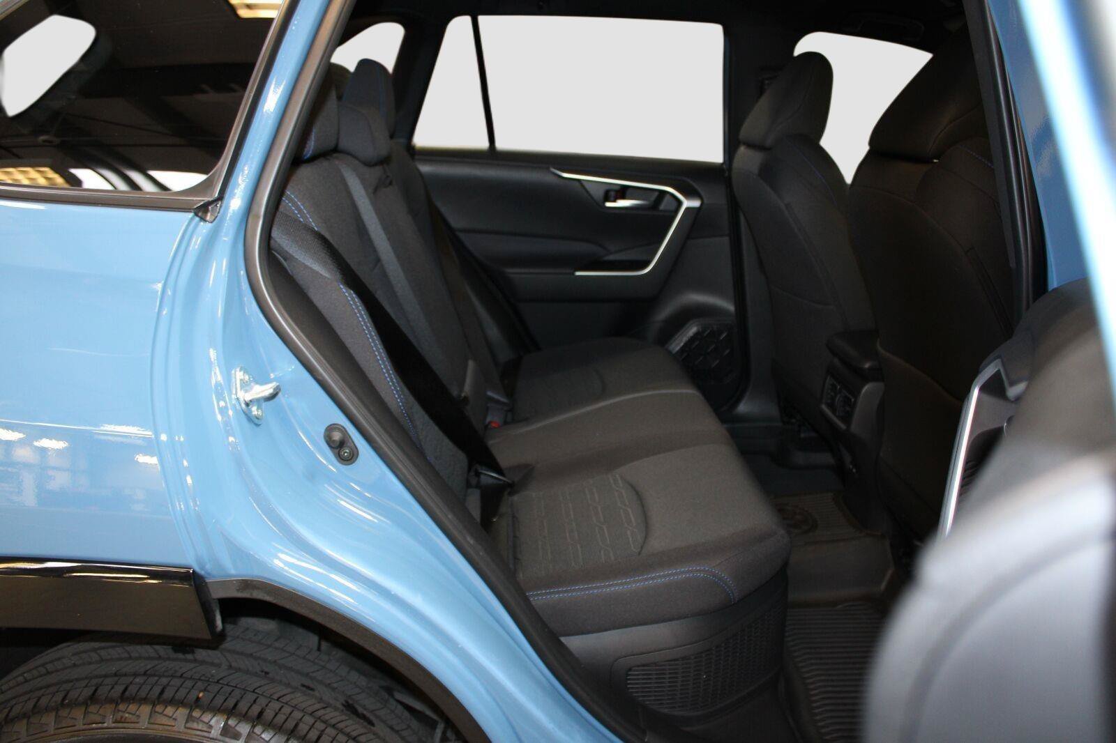 Used 2025 Toyota RAV4 SE AWD/4WD image 36