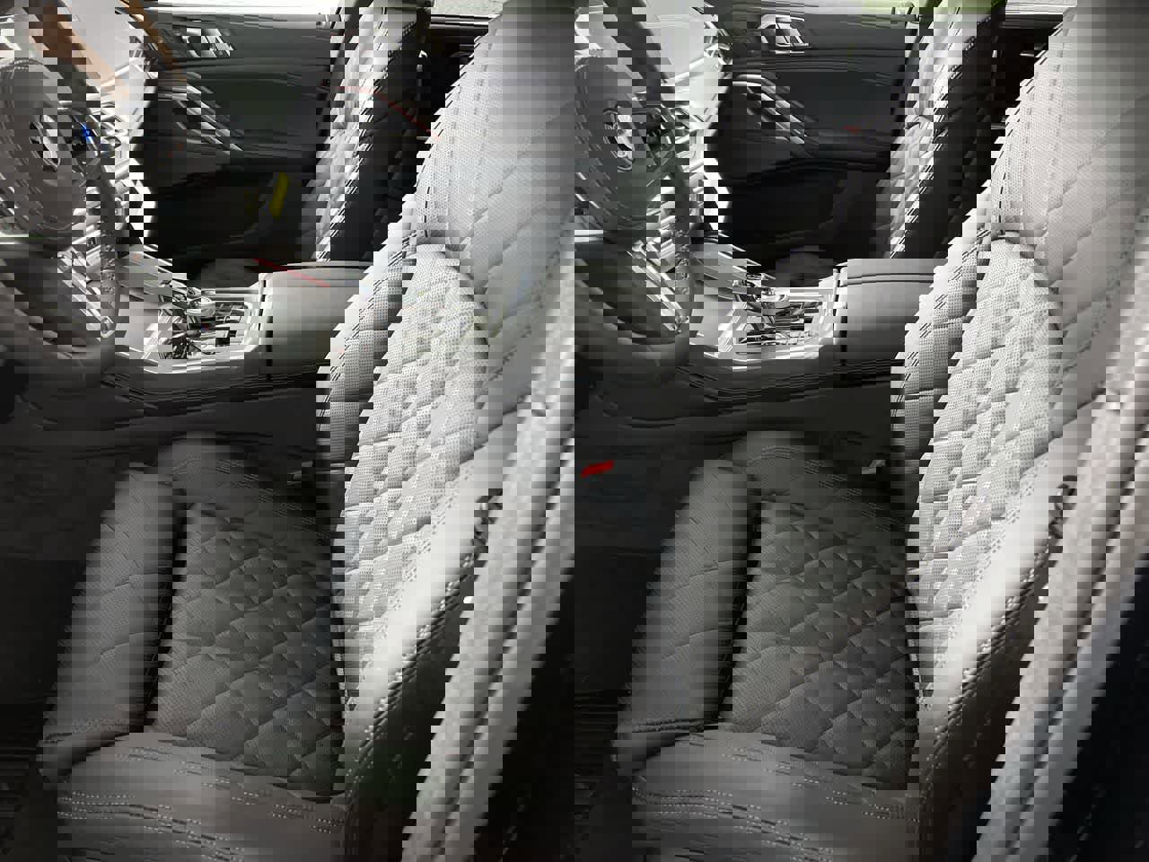 Certified 2023 BMW X6 xDrive40i w/ Executive Package image 9