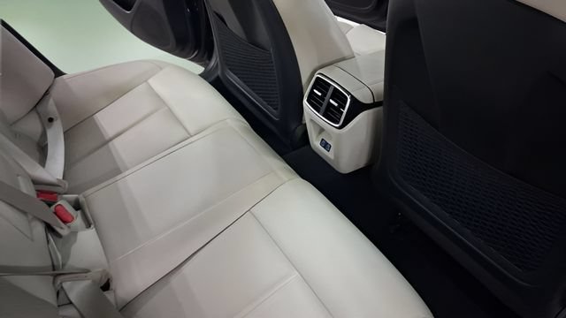 Used 2025 Genesis G70 2.5T AWD/4WD image 12
