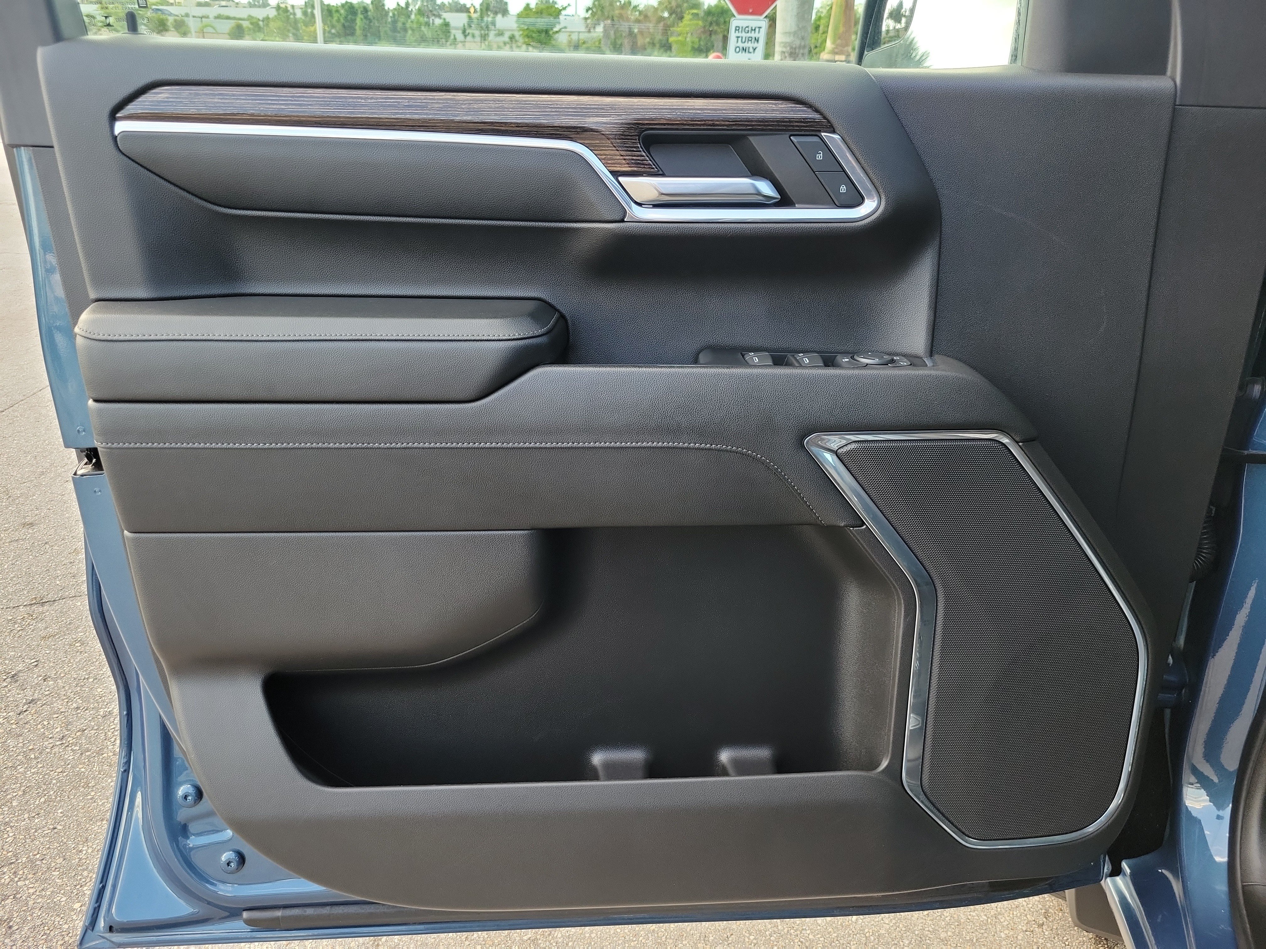 Used 2024 GMC Sierra 1500 Elevation RWD image 23