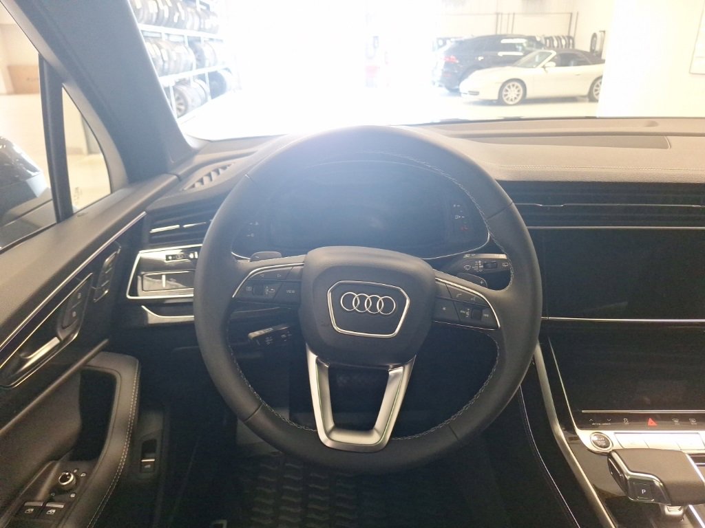 New 2025 Audi Q7 3.0T Premium Plus image 2