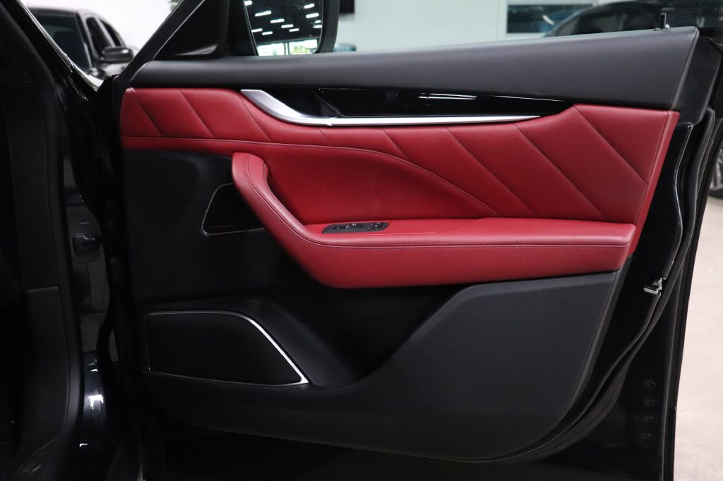 Used 2020 Maserati Levante GranSport image 22