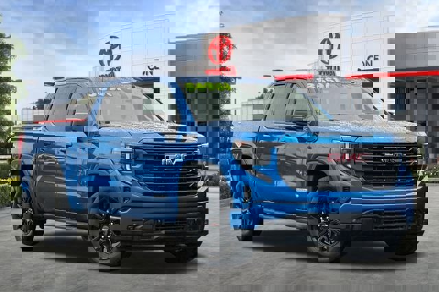 Used 2023 GMC Sierra 1500 Elevation image 2