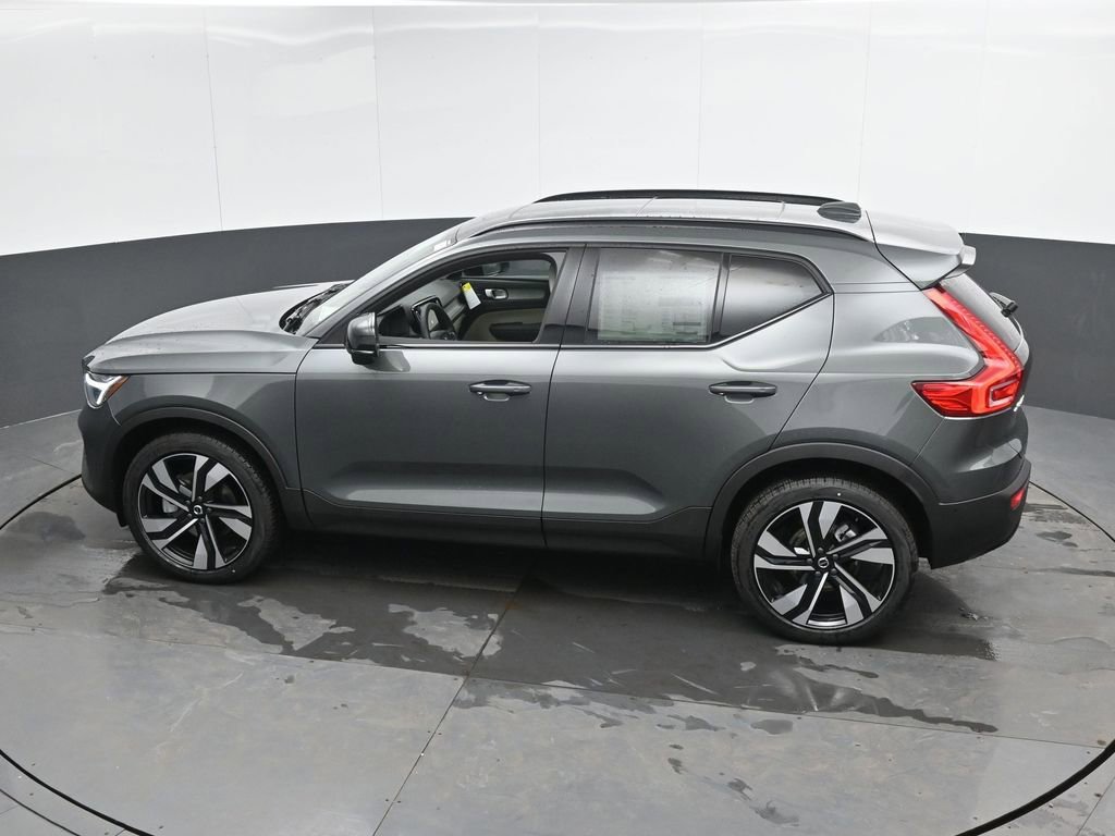 New 2026 Volvo XC40 B5 Ultra w/ Climate Package image 37