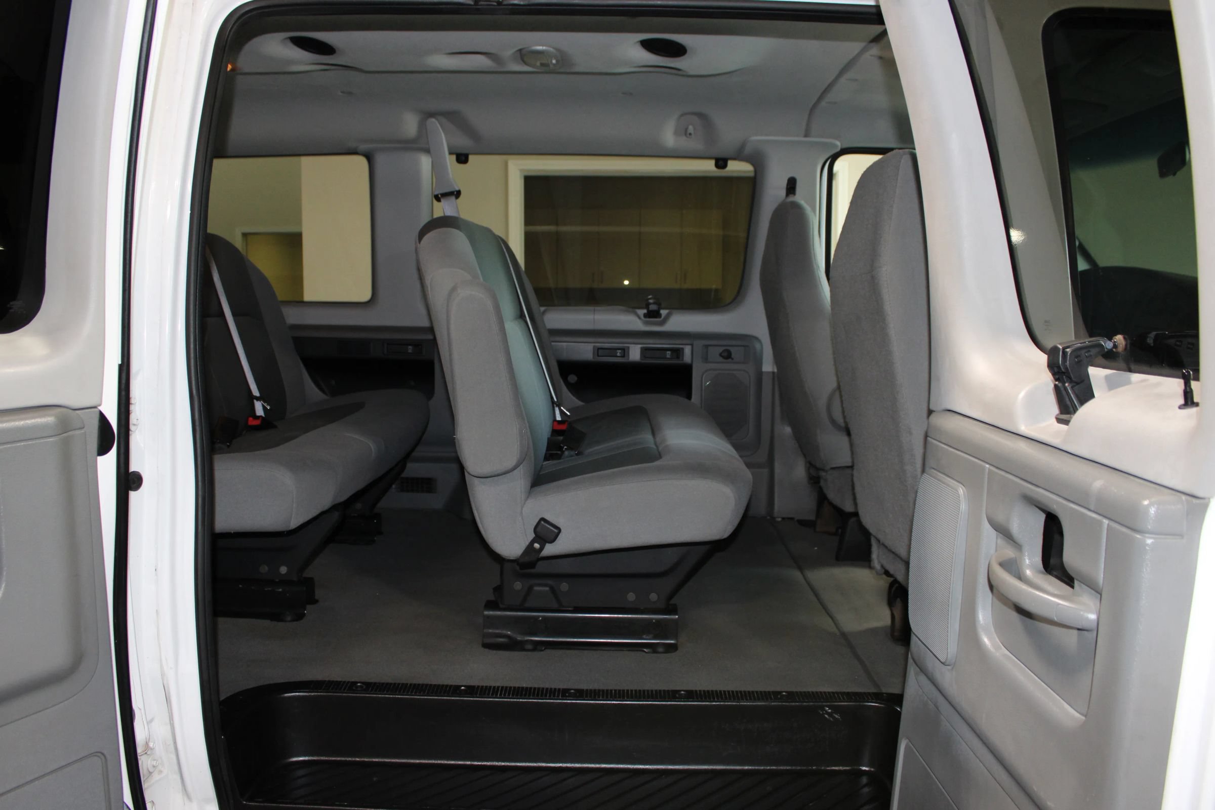 Used 2008 Ford E-350 and Econoline 350 XL RWD image 23
