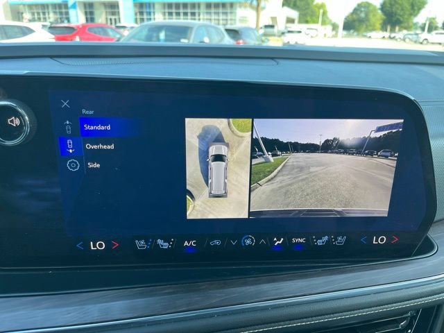 Used 2025 Chevrolet Suburban Premier RWD image 28