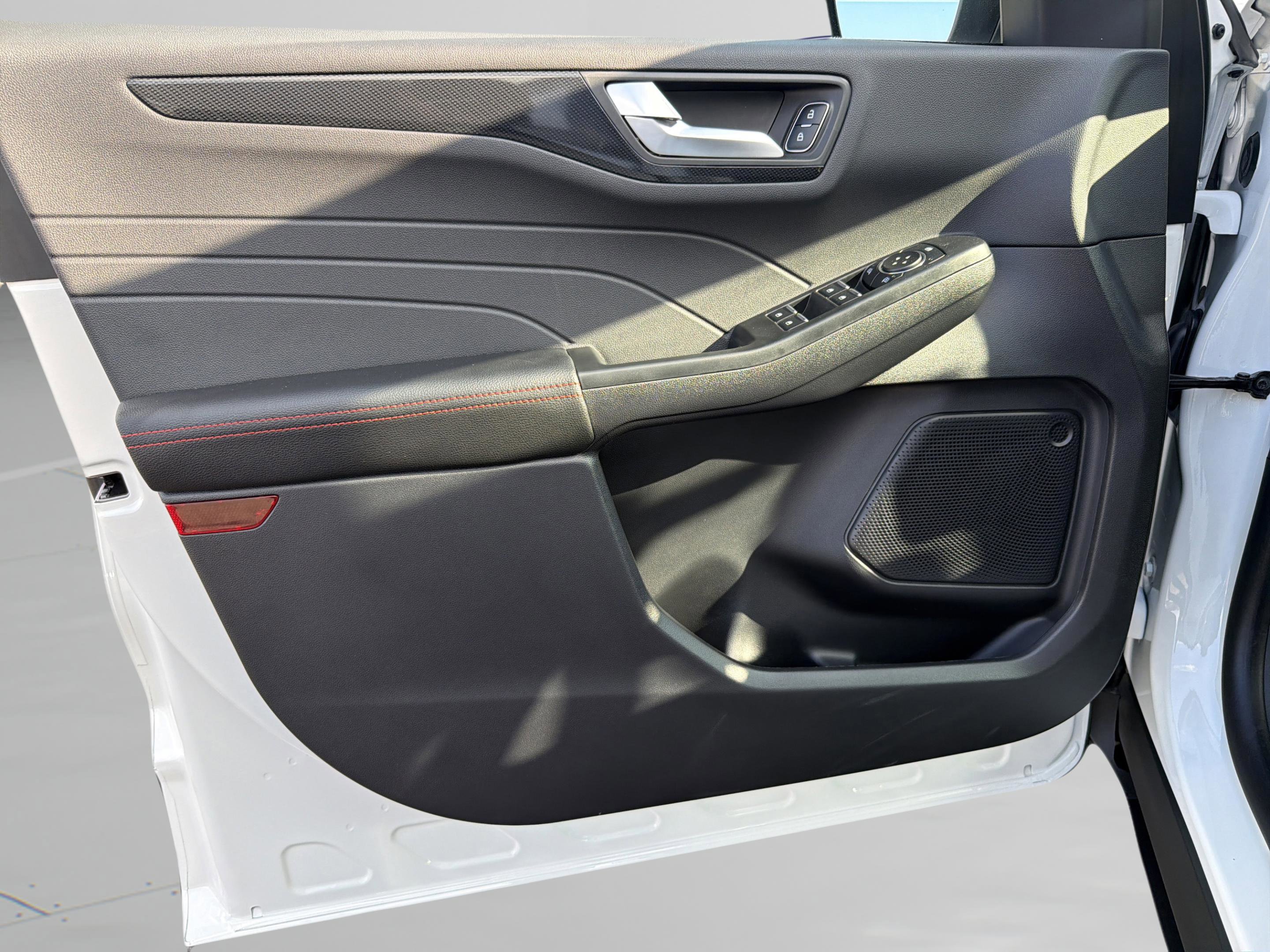 New 2026 Ford Escape ST-Line w/ Tech Pack #1 image 19