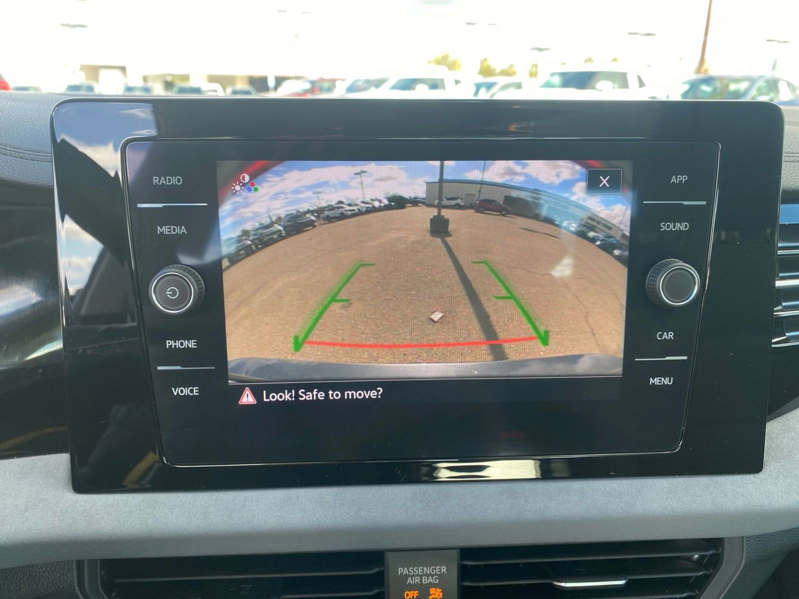 Used 2025 Volkswagen Jetta SE image 17