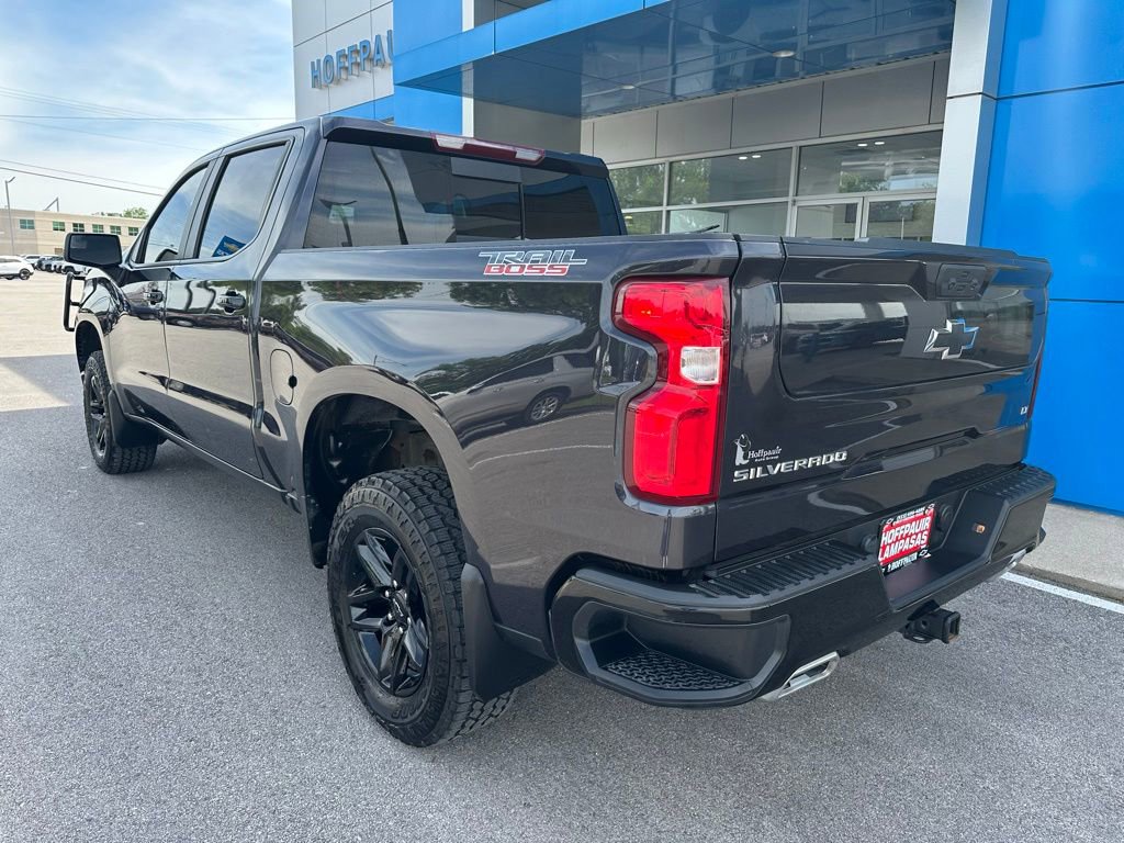 Used 2024 Chevrolet Silverado 1500 LT Trail Boss w/ Convenience Package II AWD/4WD image 2
