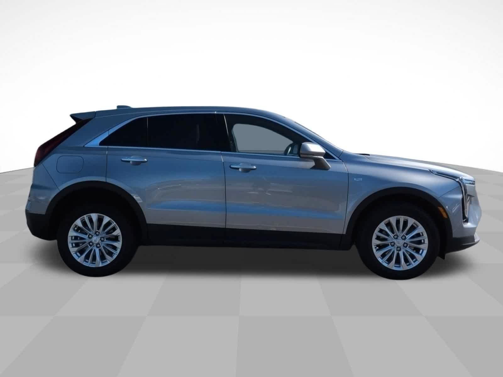 Certified 2024 Cadillac XT4 Luxury FWD image 4