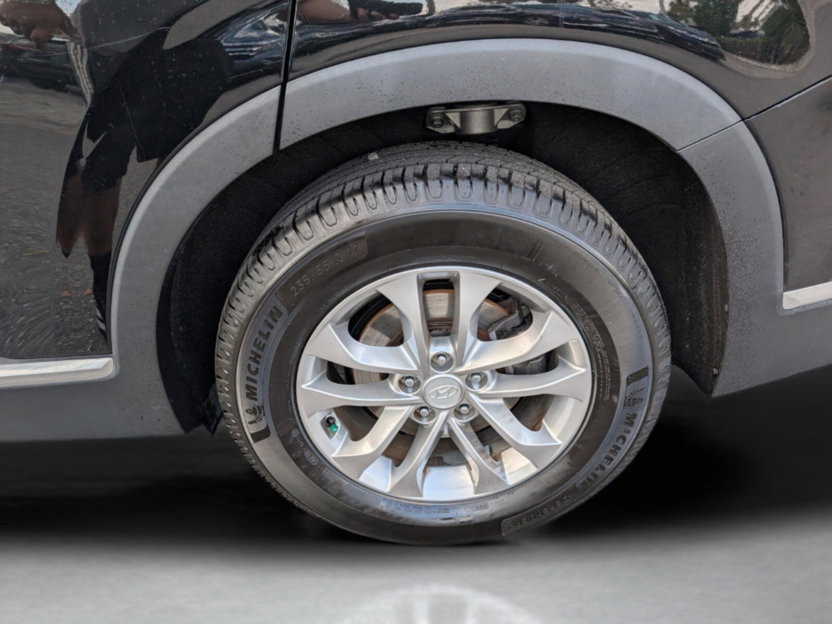 Used 2020 Hyundai Santa Fe SE image 18