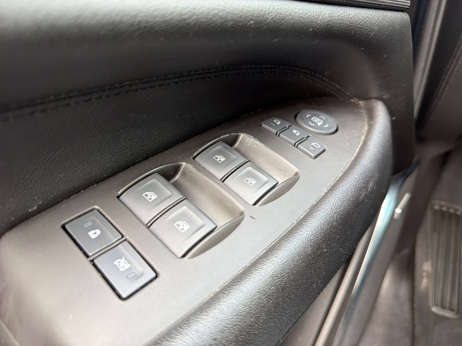 Used 2015 Cadillac Escalade Premium AWD/4WD image 22