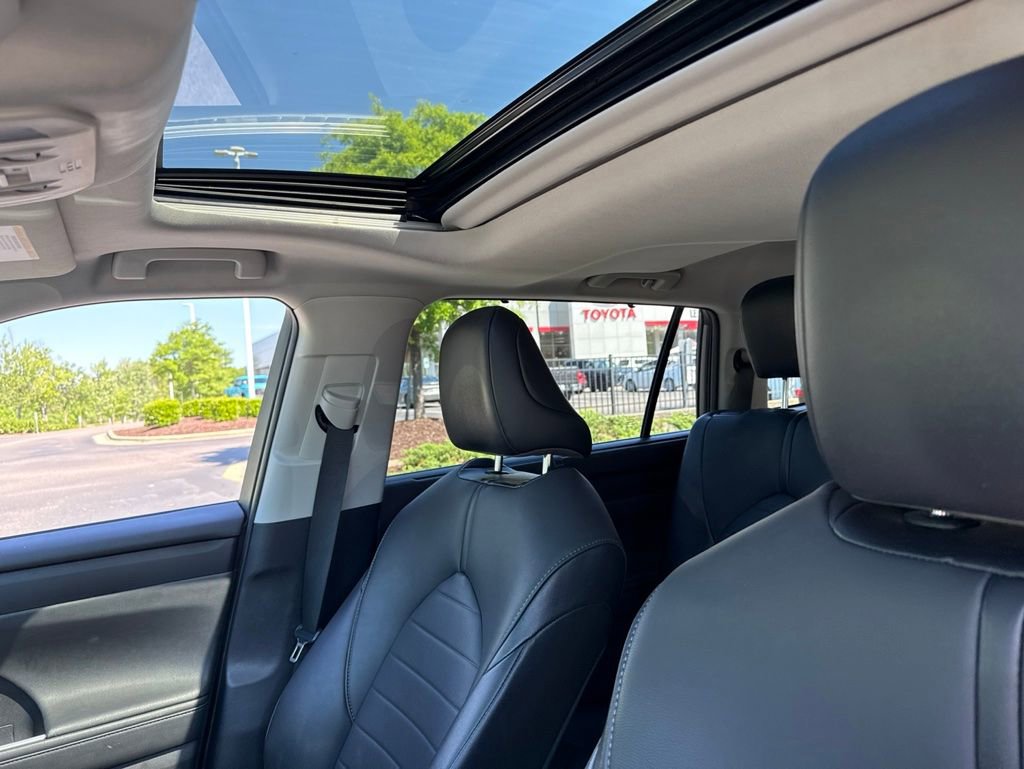 Used 2021 Toyota Highlander XLE FWD image 8