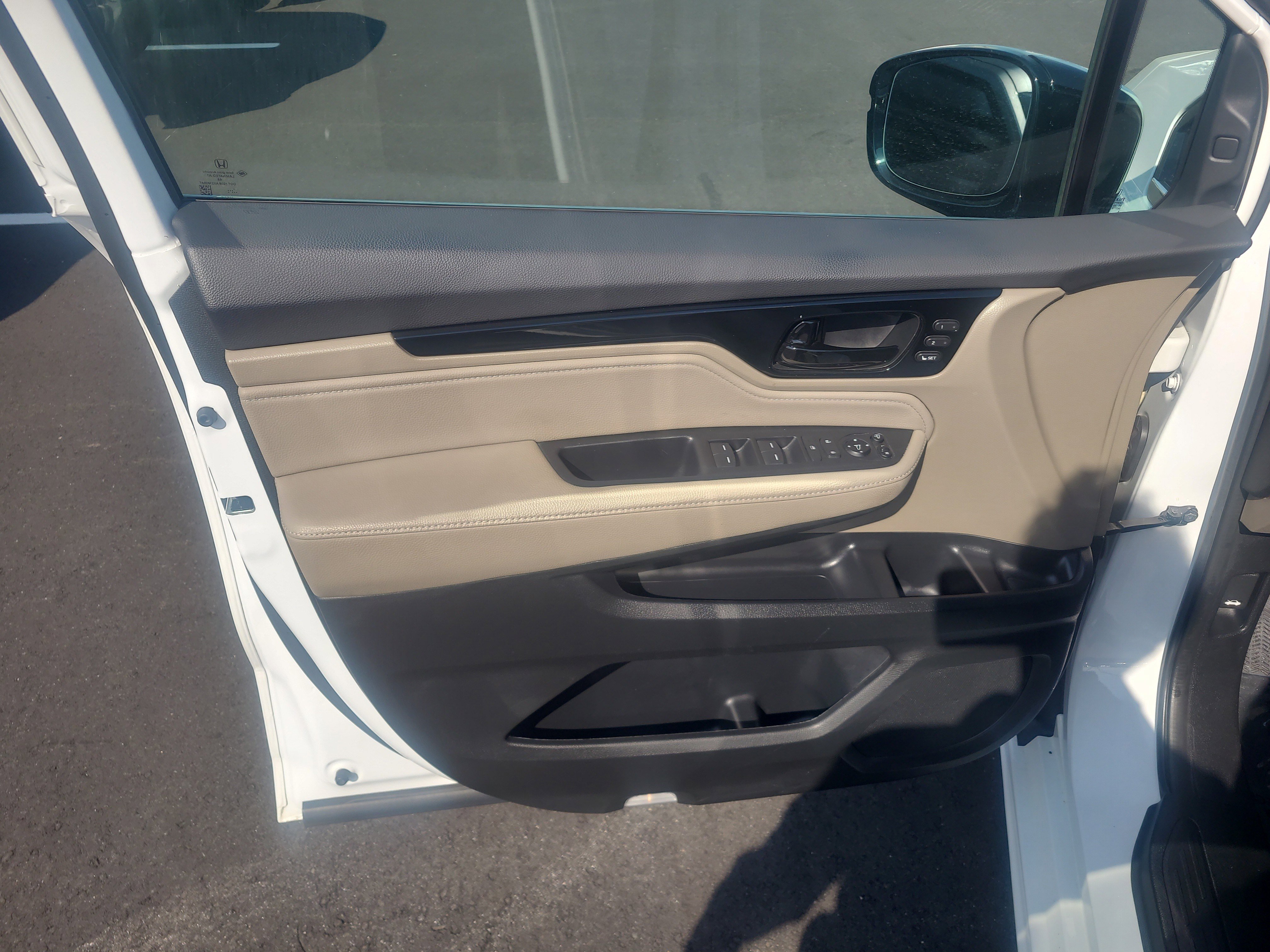 Used 2023 Honda Odyssey Elite image 14