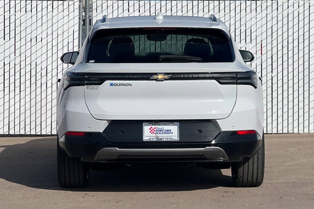 New 2026 Chevrolet Equinox EV LT w/ Convenience Package II FWD image 5