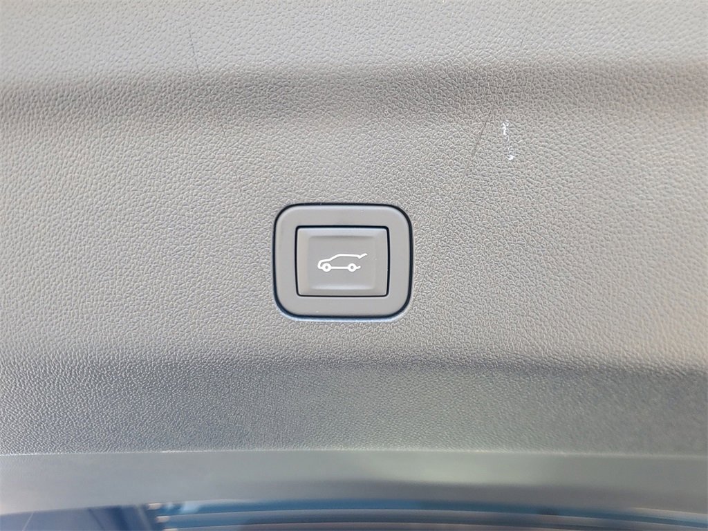 New 2026 Chevrolet Suburban LT w/ Comfort Package image 8