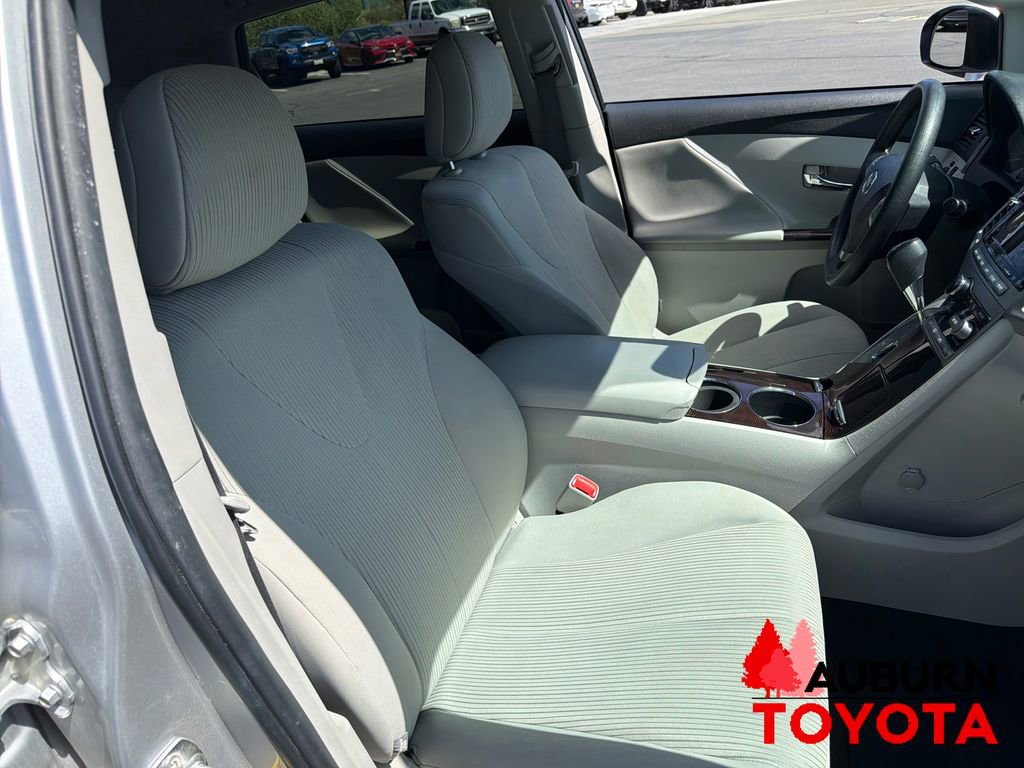 Used 2010 Toyota Venza AWD image 21
