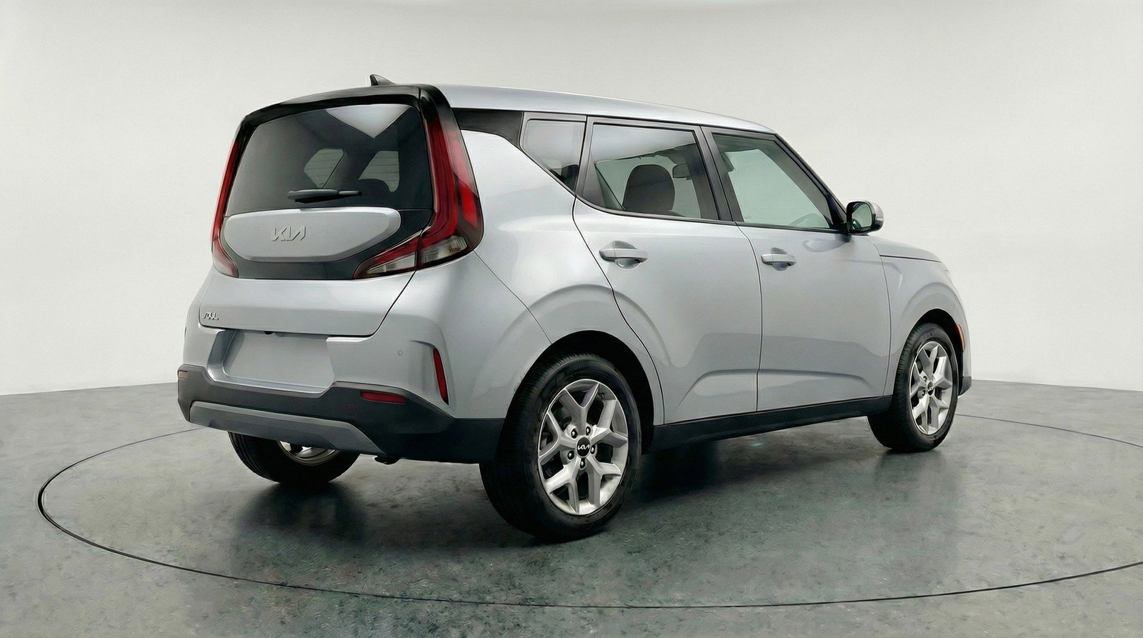 Used 2025 Kia Soul LX w/ LX Technology Package FWD image 9