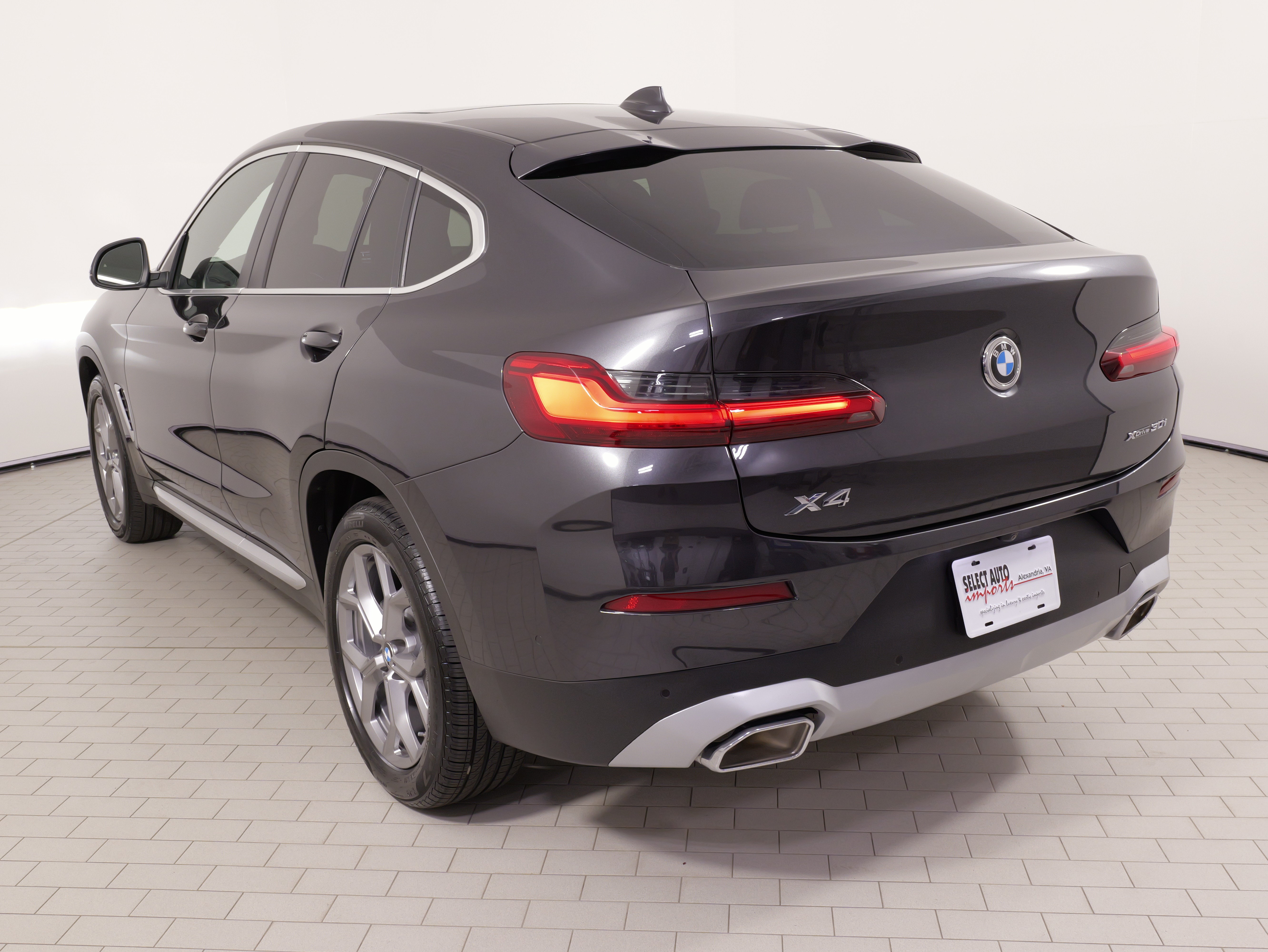 Used 2025 BMW X4 xDrive30i AWD/4WD image 15