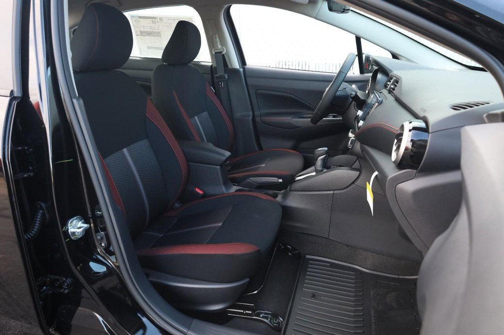 New 2025 Nissan Versa SR w/ Trunk Package image 23