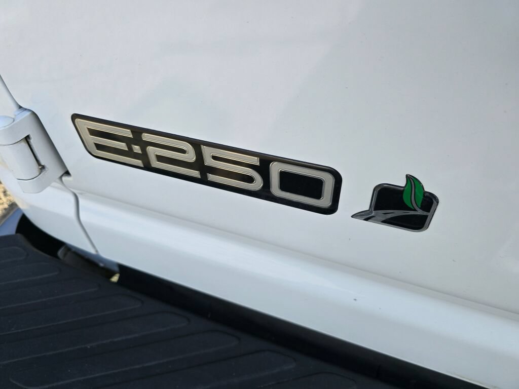 Used 2002 Ford E-250 and Econoline 250 RWD image 28