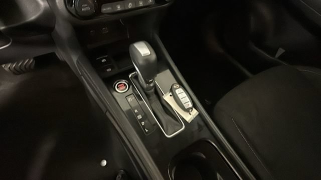 Used 2022 Nissan Kicks SV FWD image 21