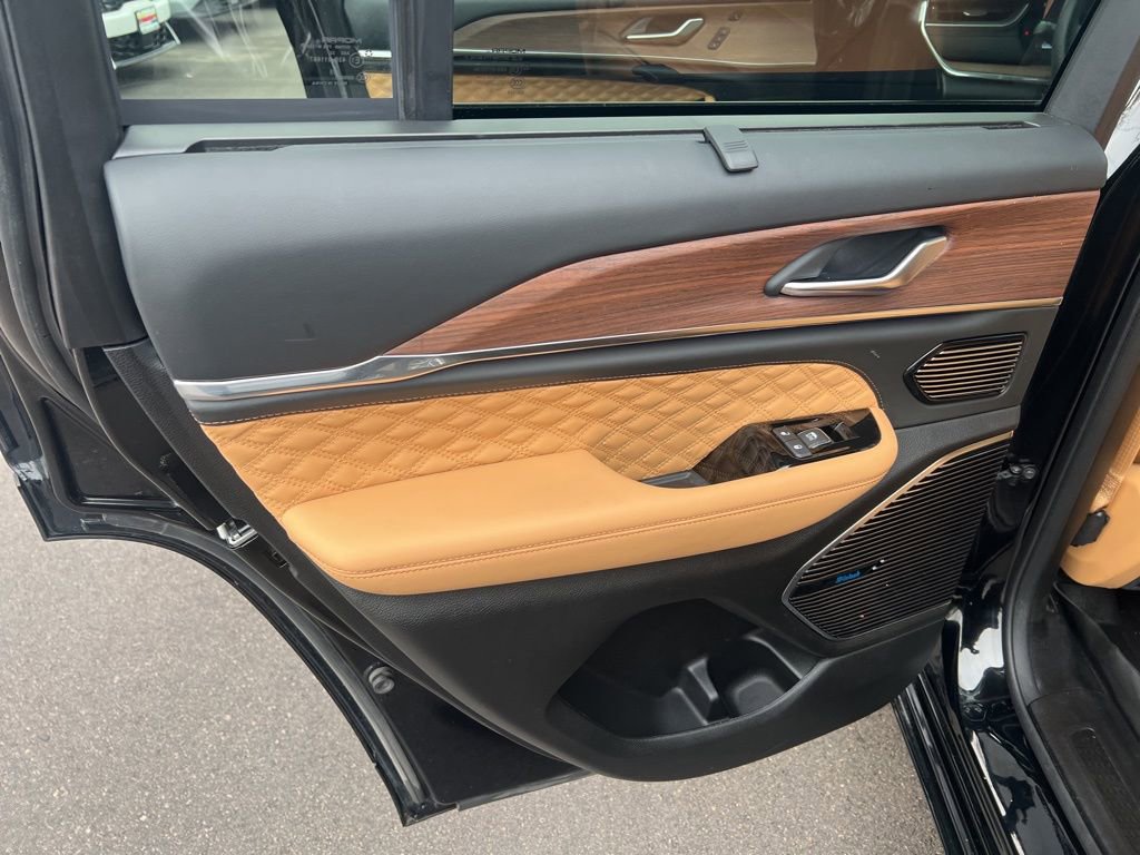 Used 2022 Jeep Grand Cherokee Summit w/ Advanced Protech Group IV image 10