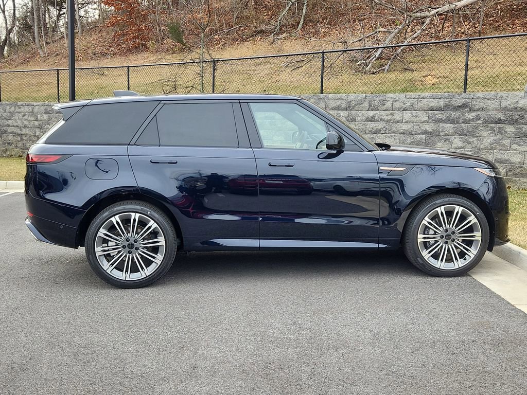 New 2026 Land Rover Range Rover Sport Dynamic SE AWD/4WD image 11