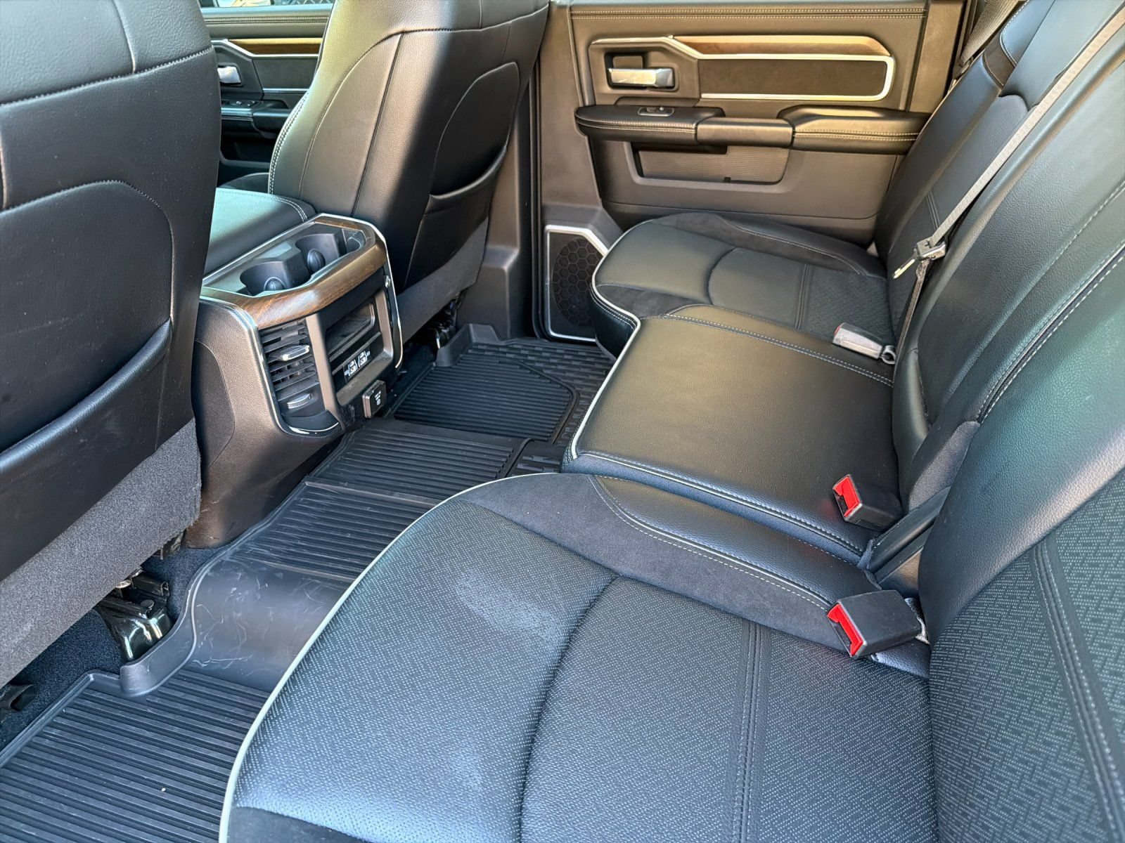 Used 2024 RAM 3500 Laramie w/ Towing Technology Group AWD/4WD image 11