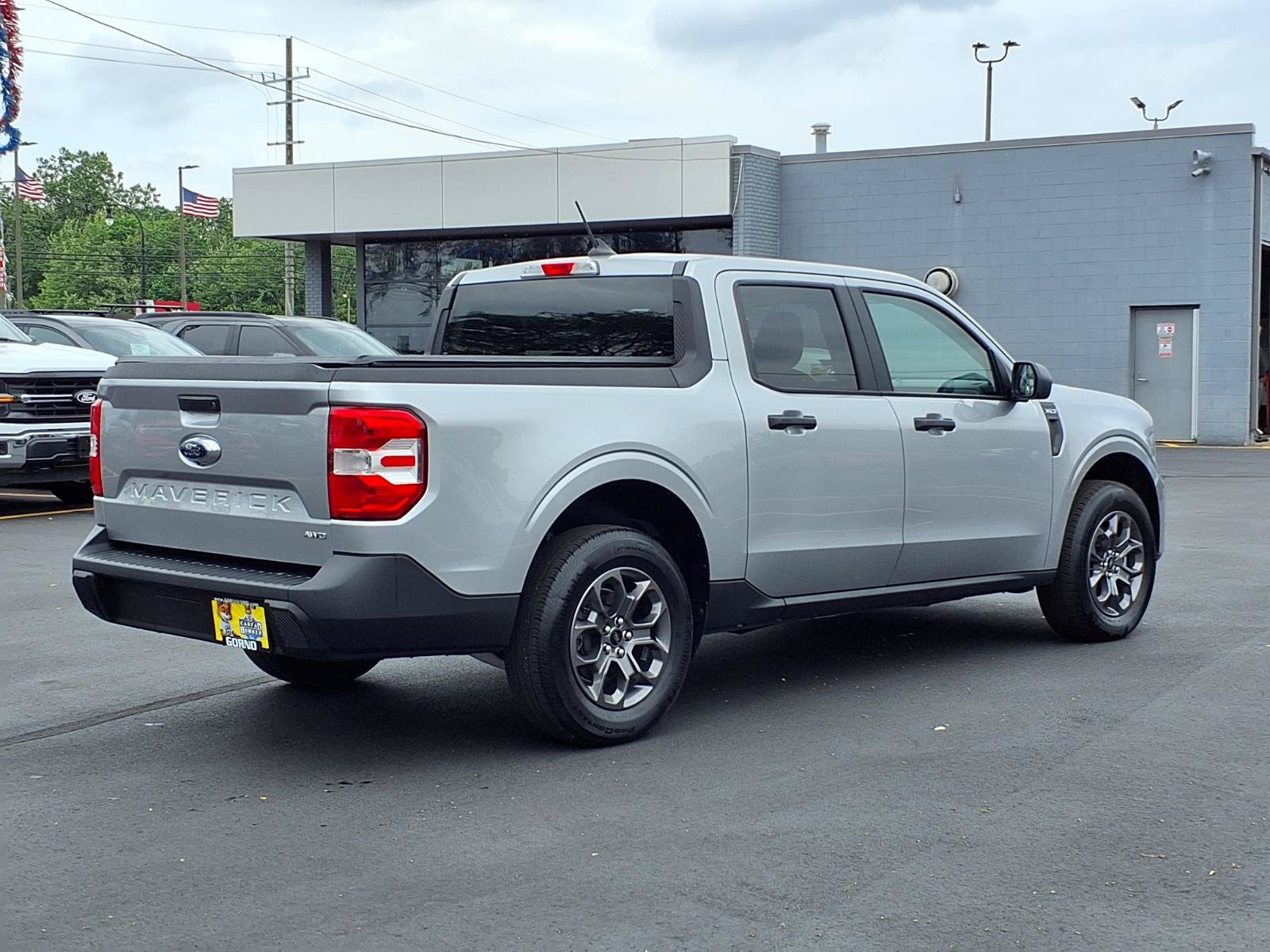 Used 2024 Ford Maverick XLT w/ Equipment Group 300A Standard AWD/4WD video 2