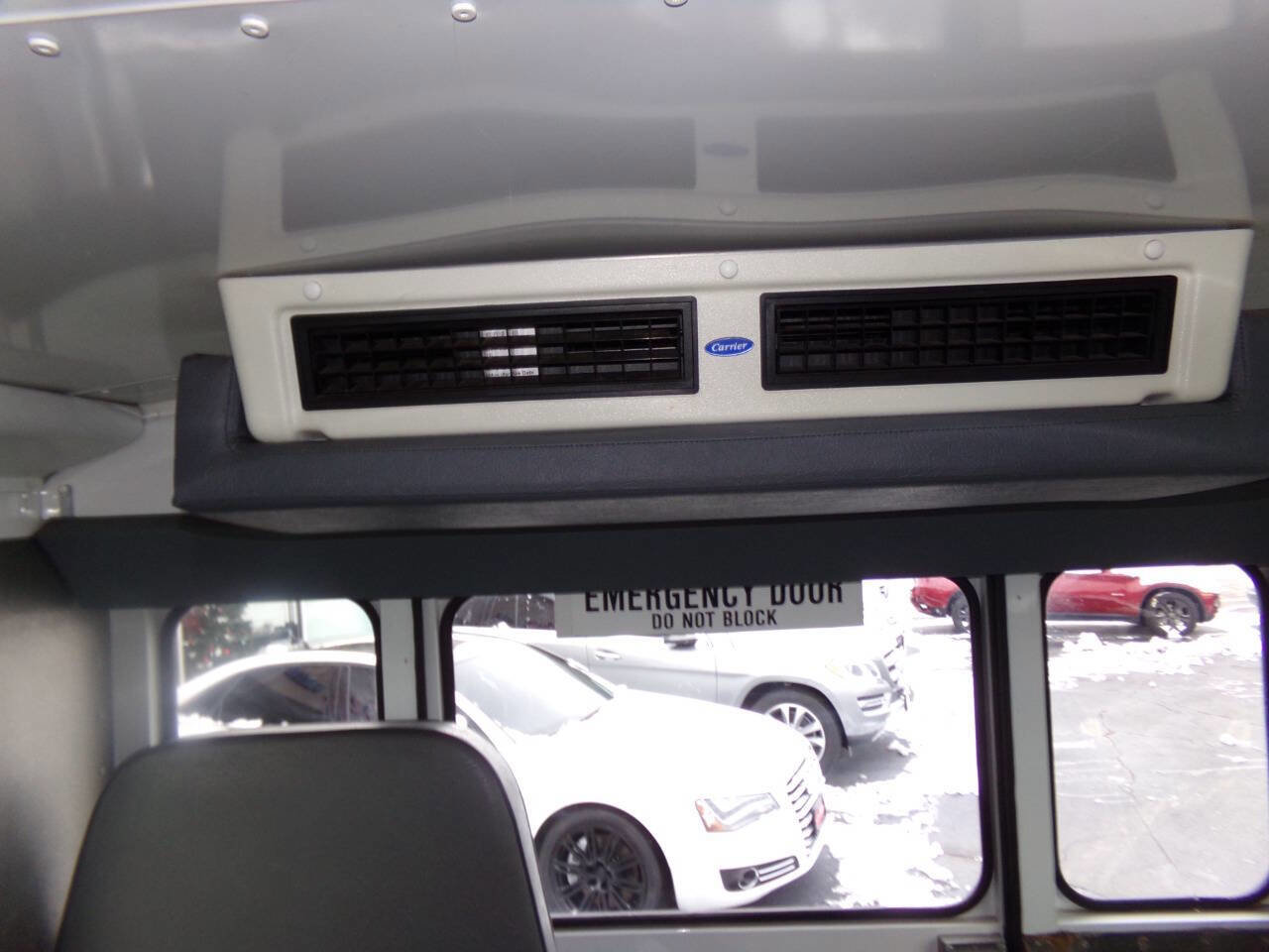 Used 2007 Chevrolet Express 3500 w/ School Bus Package RWD image 25