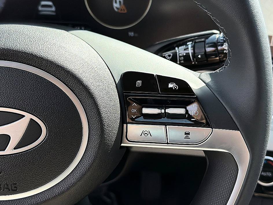 New 2026 Hyundai Elantra Limited FWD image 14
