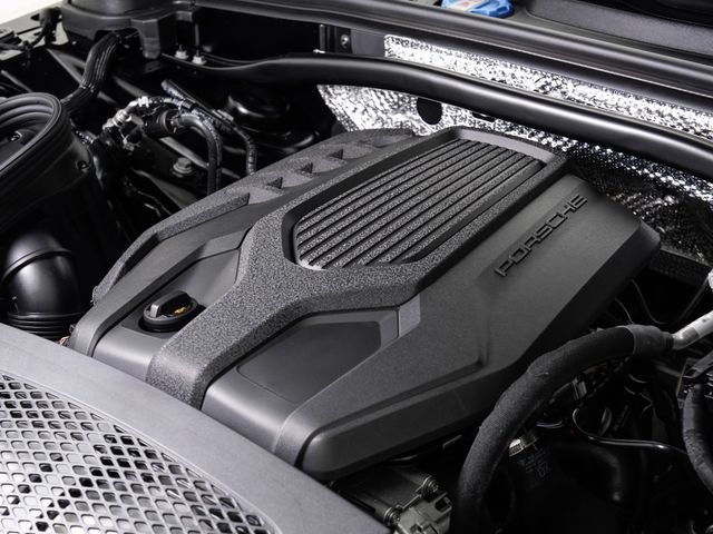Certified 2026 Porsche Macan AWD/4WD image 28