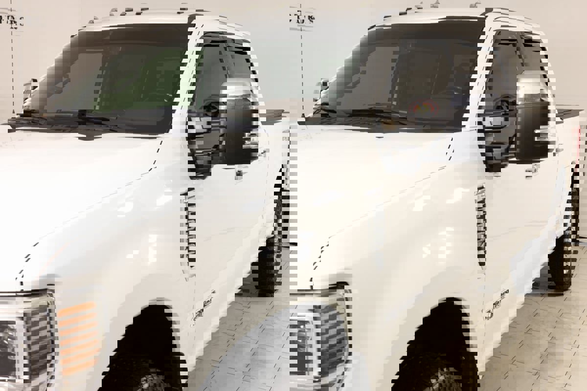 Used 2020 Ford F350 Platinum w/ FX4 Off-Road Package image 51