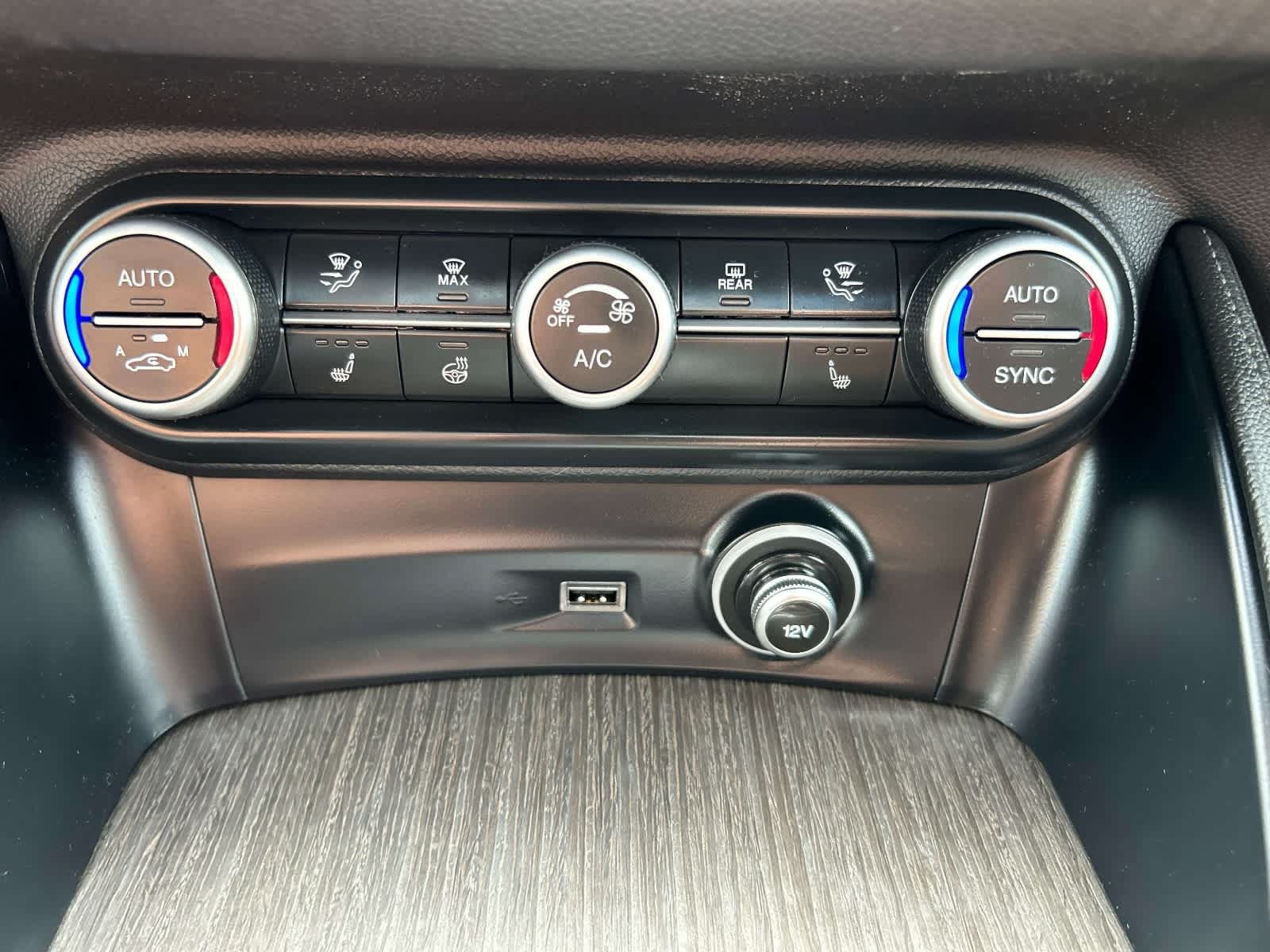 Used 2023 Alfa Romeo Stelvio Ti w/ Active Assist Plus Package AWD/4WD image 32
