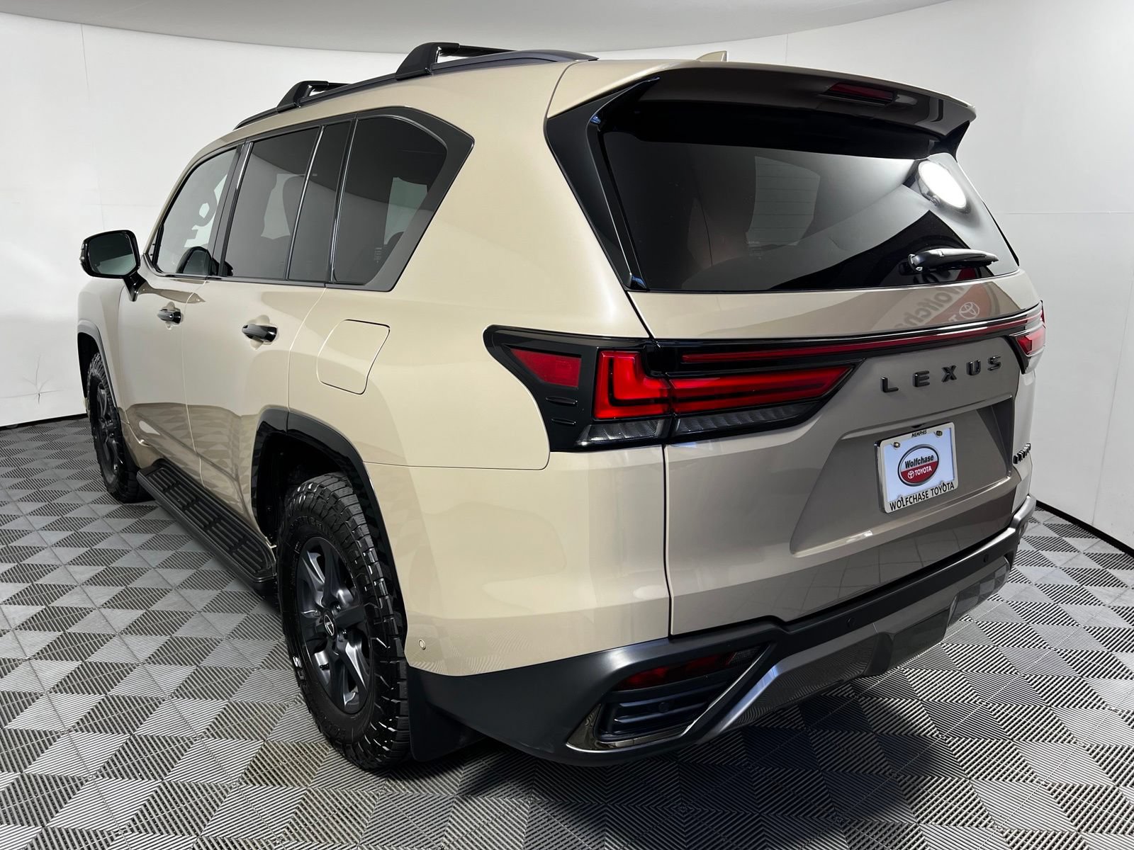 Used 2025 Lexus LX 700h Overtrail AWD/4WD image 7