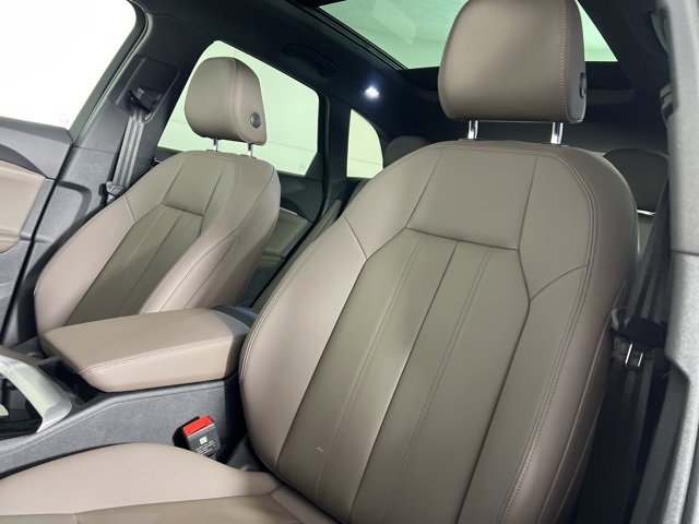 Used 2025 Audi Q5 Premium w/ Convenience Package image 21