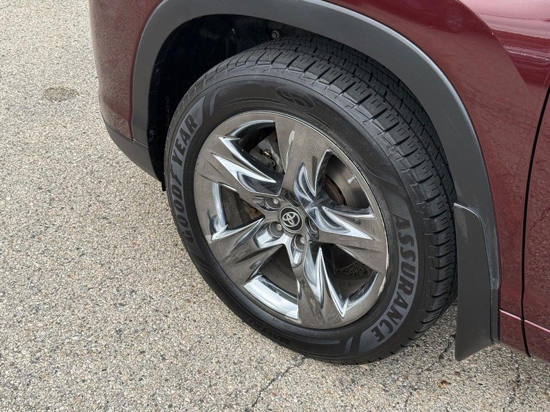 Used 2019 Toyota Highlander Limited Platinum AWD/4WD image 10