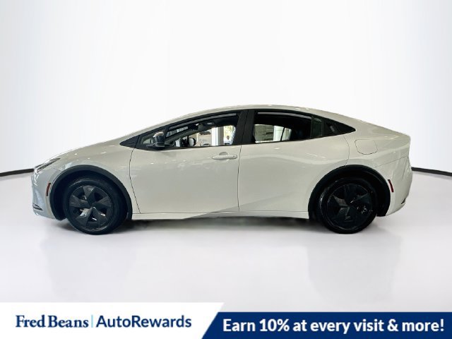 New 2027 Toyota Prius Plug-In Hybrid FWD image 3