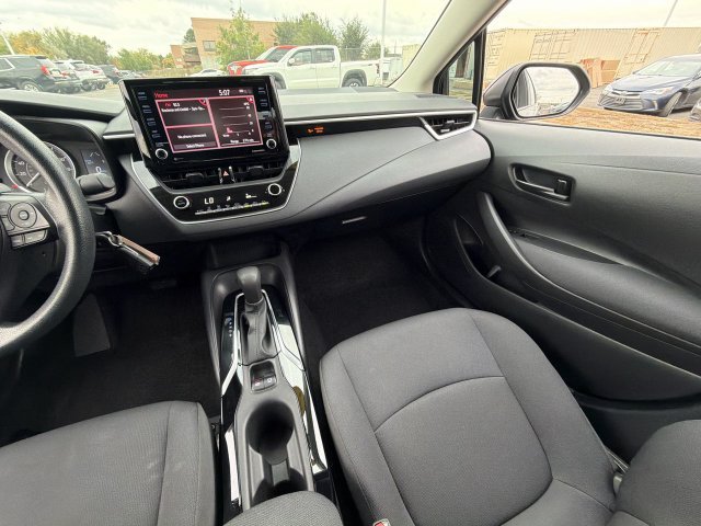 Used 2022 Toyota Corolla LE FWD image 13