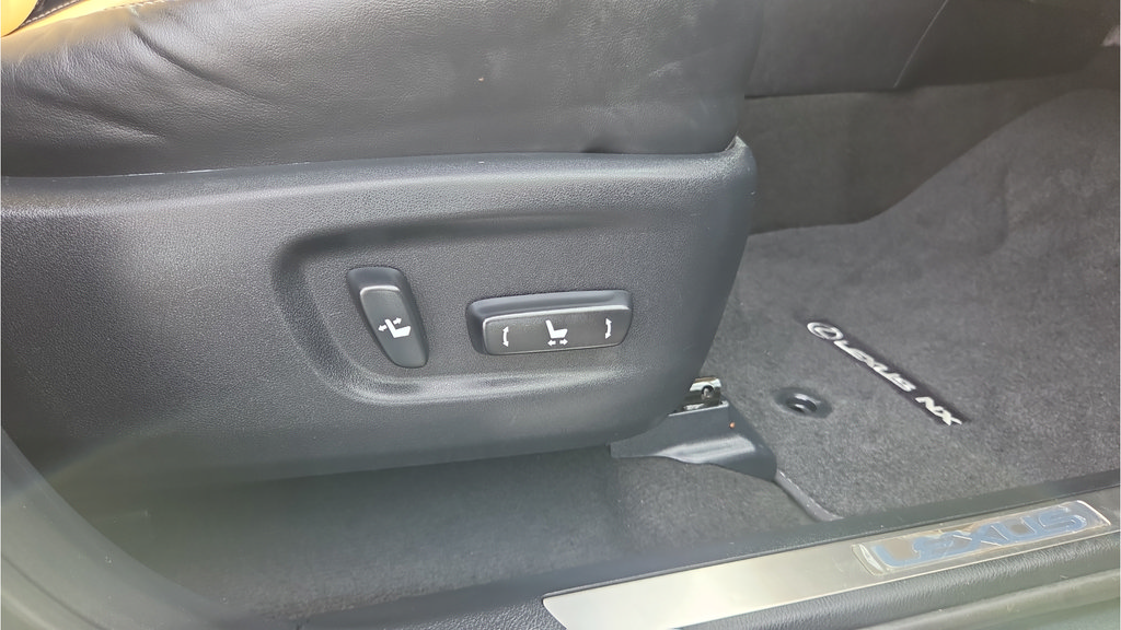 Used 2015 Lexus NX 300h AWD w/ Luxury Package image 27
