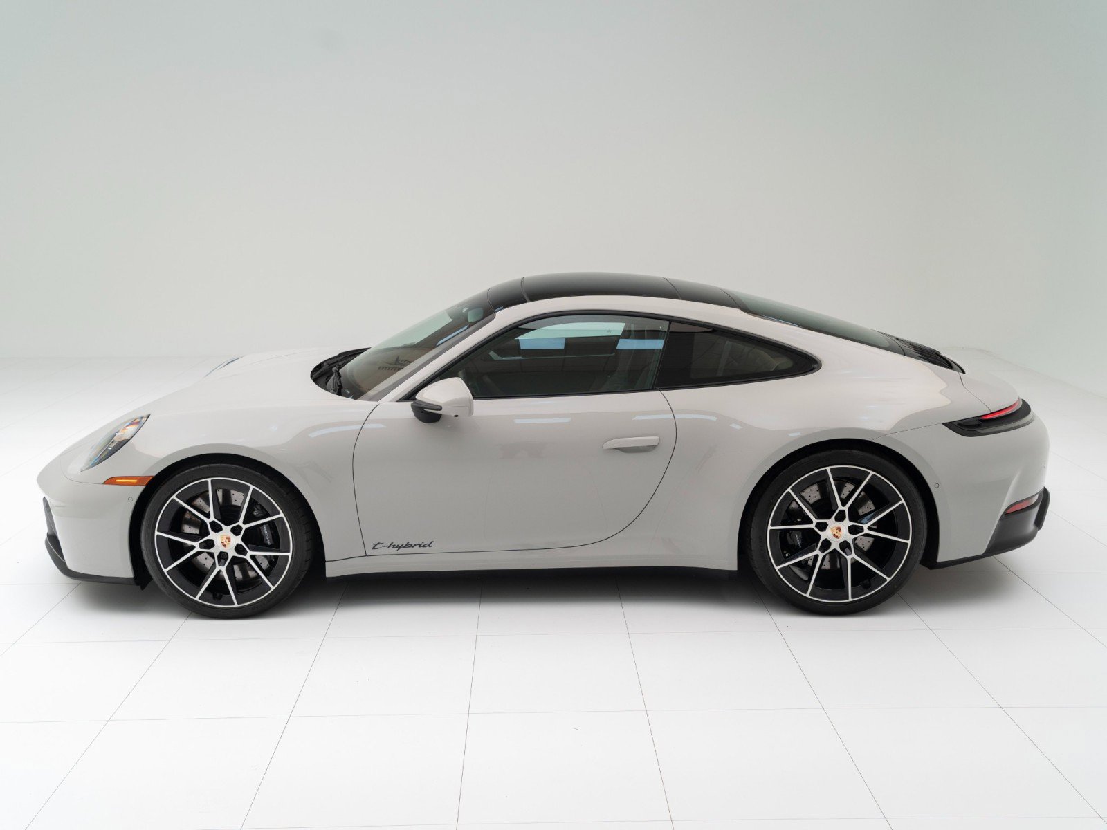 Certified 2025 Porsche 911 Carrera 4 GTS AWD/4WD image 2