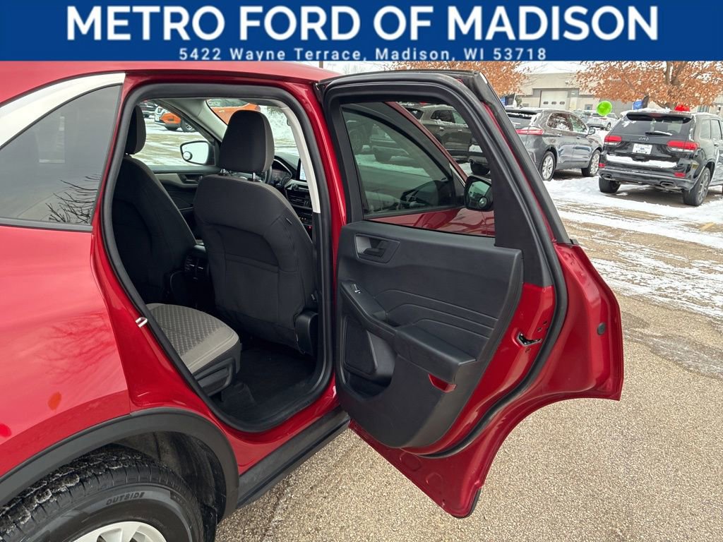 Used 2022 Ford Escape SE image 38