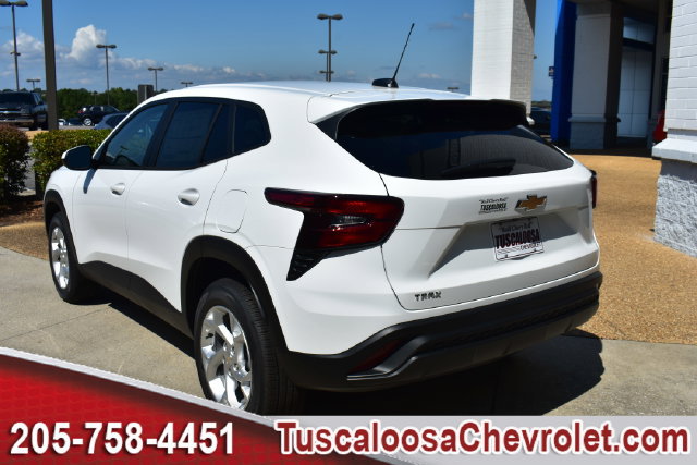 New 2026 Chevrolet Trax LS w/ LS Convenience Package FWD image 6